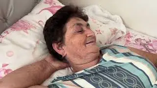 Mãe rasga as roupa chique da f1lha porque tem inveja
