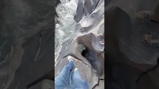 Indus river 😱😱😱 #mountains #mountainswiev #nature #travel #vlog #adventure #indianriver