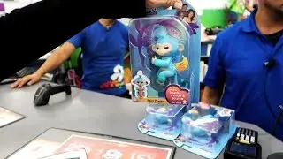 Fingerlings Toys R Us - Royal Vlog