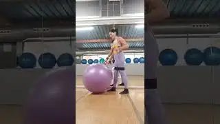 PILATES CON PELOTA GRANDE 💪🇪🇦✌️#pilates #cuerpofitnes #naturaleza #rutasypaisajes #relax #zumba 