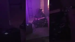 Lee Showing Different Ways to Play Brian May's Guitar Solo of Queen's Bohemian Rhapsody 