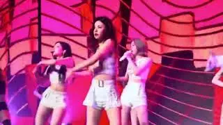 Itzy full concert performing cherry performance on stage live