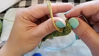 Colorwork: Parallel vs. Twisted Floats