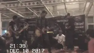 SECERCAH HARAPAN - fanatisme buta (live at balai kota among tani BATU)