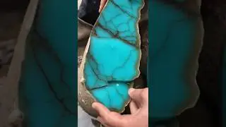 Cracking Open a Stone to Reveal Natural Turquoise Hidden Inside