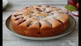 Быстрый торт с йогуртом и сливами