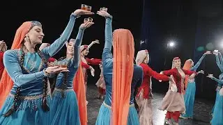 La virtuosité athlétique des danses folkloriques de l'Azerbaïdjan
