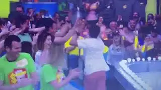 Ryan Belz Runs & Enters The Price Is Right Stage To Pumped Up Kicks