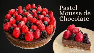 Pastel de mousse de chocolate vegano. Ideal para Navidad.