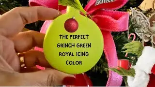 THE PERFECT GRINCH GREEN ROYAL ICING COLOR #grinchcookies #grinchgreen #grinchgreenicing #royalicing