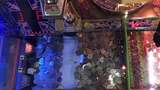 【Cyclone Fever】The payout medals are exciting! Masterpiece coin pusher medal game