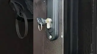 🔑 Key Stuck in Lock? Try THIS Simple Fix!