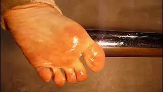 Stinkief&uuml;&szlig;e und Stulpen an der harten Stange. Na Mahlzeit.