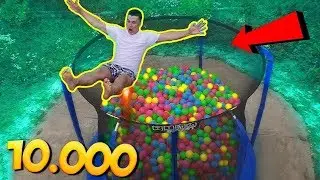 TRAMPOLINE BALL PIT FUN &mdash; 10 000 BALLS