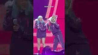 jeongyeon exposed momo in front of everyone 😭