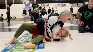@GoodFightBJJ Female White Belt Bantamweight Final. Gritty match.