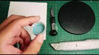 How to make a manual display turntable for miniature models.