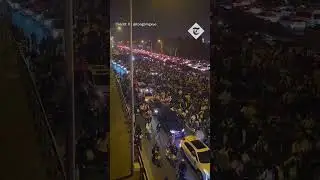 &lsquo;Dumpling&rsquo; protest sees 100,000 Chinese students bring highway to standstill