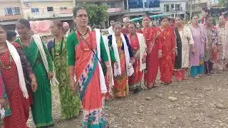 सोमबार मोतिपुर हाट बजारको महिलाको देउडा खेल प्रतिभा सह  र नारा बिष्टको निकै रमाइलो देउडा