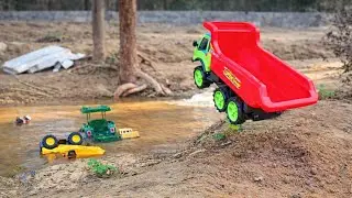 EPIC JUMP 😱 Can the Big Red Dump Truck Clear the River 