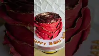 Red Rose Swirl Cake &ndash; Romantic & Beautiful Design