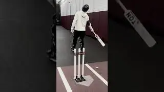 Pro baseball player VS cricket bowler! #baseball #cricket #athlete #shorts