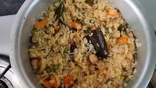 🌿 Green Chutney ke saath Soyabean Veg PulaoHealthy Soyabean pulao 