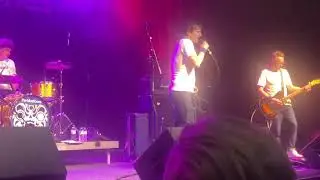 Bluetones - carnt be trusted 