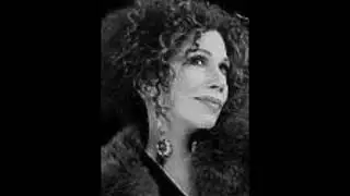 Julia Migenes: 