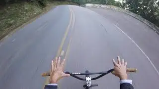 Descida da serra de Ubatuba de BMX sem freio.