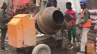 portable tilting concrete mixer