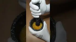 Smashing an orange🍊