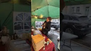 Я &mdash; Антон, предприниматель в Гамбурге.Веду блог о бизнесе и каждую неделю лично кормлю немцев