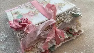 Pretty in Pink Christmas Waterfall Journal #christmasjournal #junkjournal