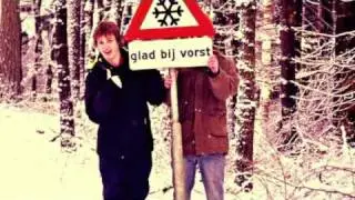 Sneeuwen  - Daniël Lohues & Herman Finkers [Official video]
