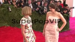Bee Shaffer and Anna Wintour at The Metropolitan Museum o...