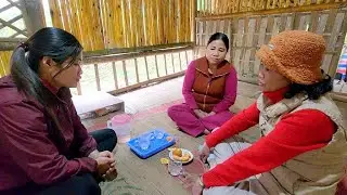 Hong's mother was very surprised when Phong's mother suddenly came to visit.