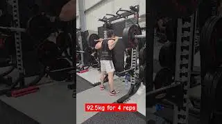 Squatting 92.5kg For 4 Reps #gym #bodybuilding #legday #squat #quads