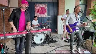 Velvet Jam covering Africa (Toto)