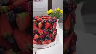 Um espet&aacute;culo de cores sabores e frescor 🍓😋 #confeitaria #bolo #shorts