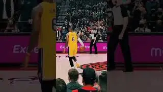 Lebron james Flying like a jet 😳