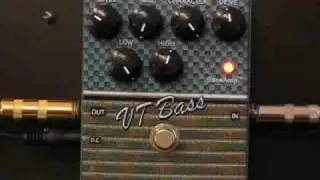Tech 21 - SansAmp Character Series - VT Bass
