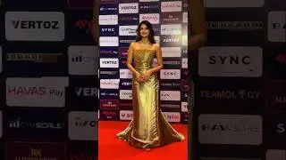 Palak Tiwari dazzles in a golden strapless gown at Screenxx Summit & Awards  #celebritystyle #shorts