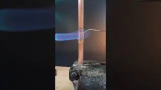 How to solder a vertical copper fitting with no drip #subscribe #youtubeshorts #instagram #plumbing