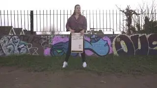 Emma King beats the SCHLAGWERK Move Box Cajon