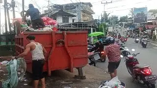 MENJALANKAN RUTINITAS SETIAP HARI MENJAGA KEBERSIHAN KOTA BALIKPAPAN