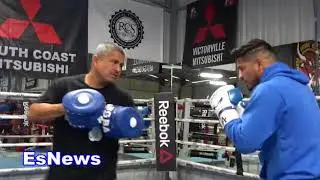 Abner Mares Working Mitts With Robert Garcia EsNews Boxing