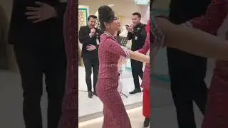 Astaga Asik banget Pramugari ini berjoget