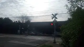 *Missed activation* 39th St railroad crossing Sacramento CA | SacRT light rail inbound