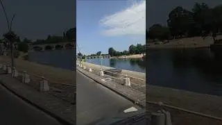 Массовое купание в реке Шер.41400 Montrichard Val de Cher, Франция